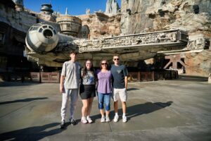 2025-11-09 - Disneyland Park - Millennium falcon_5